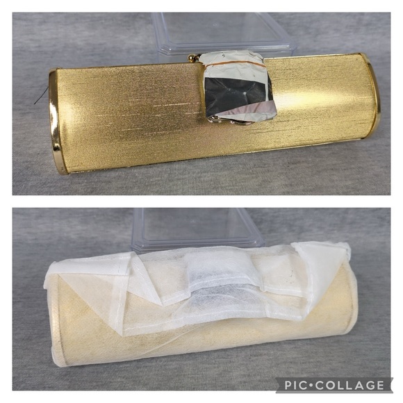 🎄 3/$35 Two Pieces of Metallic Tone Clutches - Picture 8 of 16